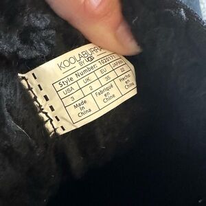 Girls size 3 boots with fur